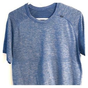 Lululemon Metal Vent Short Sleeve Short.